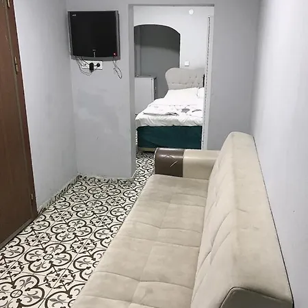 Tekyamac House *